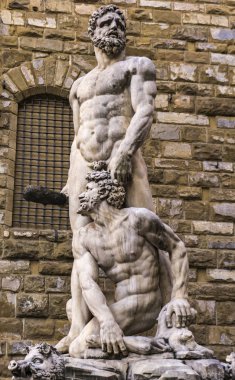 Heykel Herkül ve Bandinelli'nin tarafından 1534, Piazza del Signoria Floransa'da yapılan Cacus