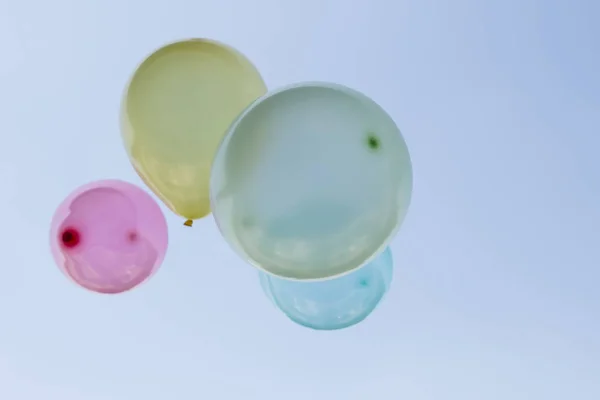 Beaucoup Ballons Colorés Volent Dans Ciel — Photo