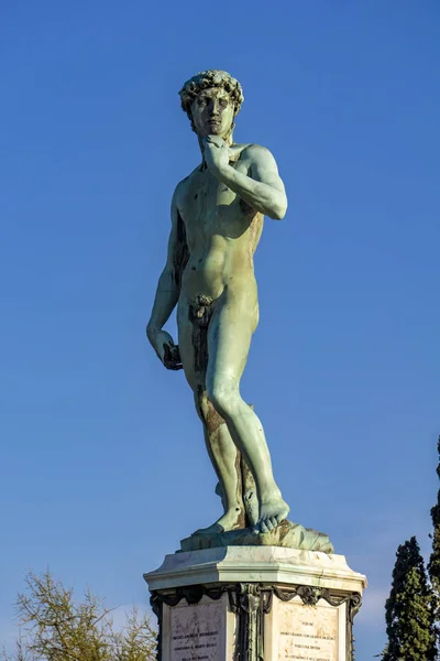 在意大利佛罗伦萨的米开朗基罗广场上 米开朗基罗在大卫雕像上的看法 — 图库照片