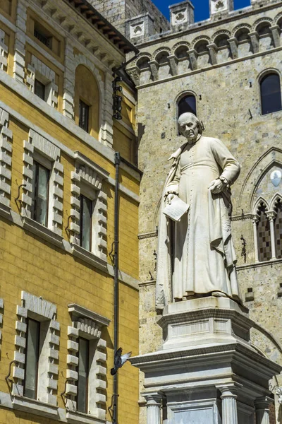 Monument Van Sallustio Bandini Uit 1882 Vierkante Salimbeni Siena Italië — Stockfoto