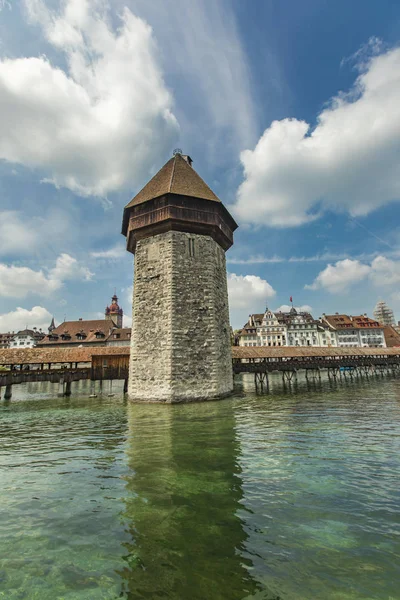 Puente Capilla Torre Agua Río Reuss Lucerna Suiza —  Fotos de Stock