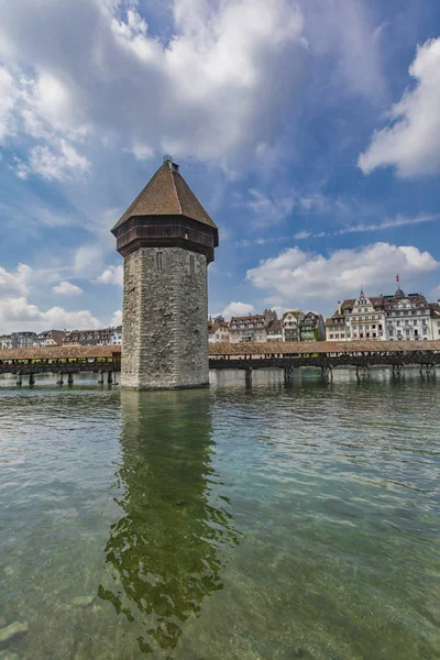 Ponte Capela Torre Água Rio Reuss Lucerna Suíça — Fotografia de Stock