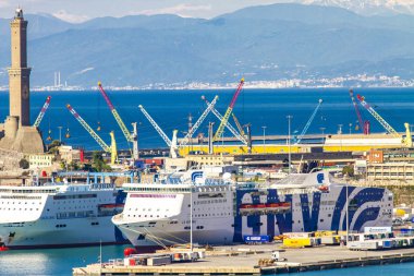 Genoa, İtalya - 29 Nisan 2017: Ayrıntı İtalya Cenova bağlantı noktasından. Büyük İtalyan liman Port Cenova olduğunu.
