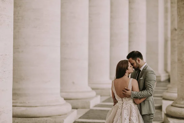 Genç Düğün Iki Sonra Vatikan Roma Talya — Stok fotoğraf