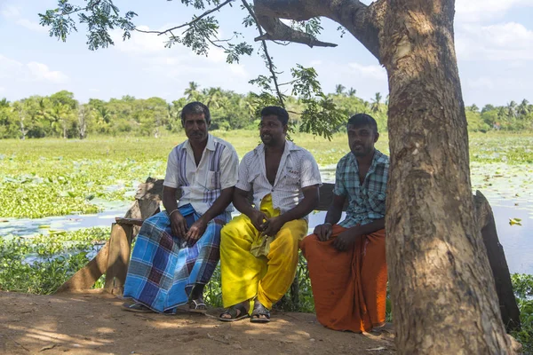 Matara Sri Lanka January 2014 Unindentified People Matara District Sri — Stock Photo, Image