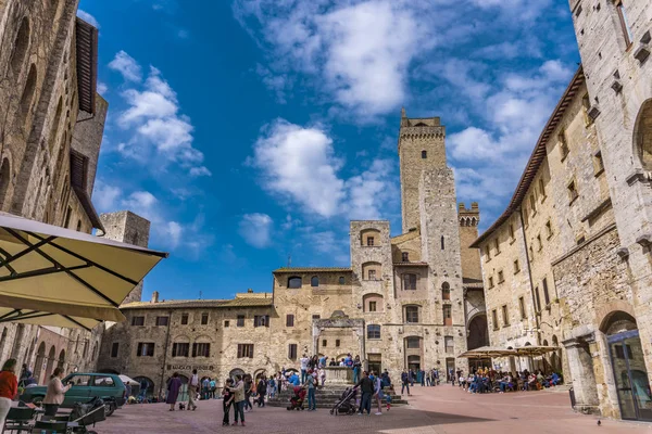 San Gimignano Italie Avril 2018 Personnes Non Identifiées Sur Piazza — Photo