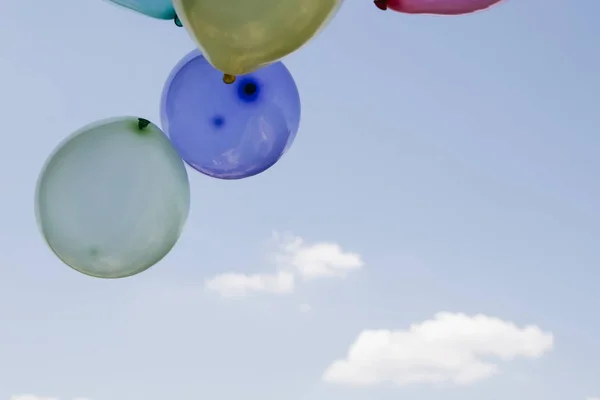 Muitos Balões Coloridos Voam Céu — Fotografia de Stock