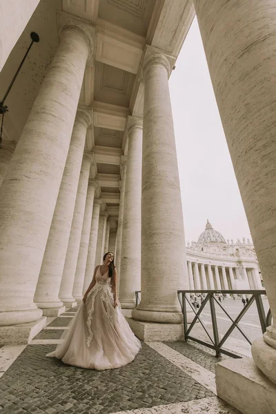 바티칸 이드에서 드레스 — 스톡 사진