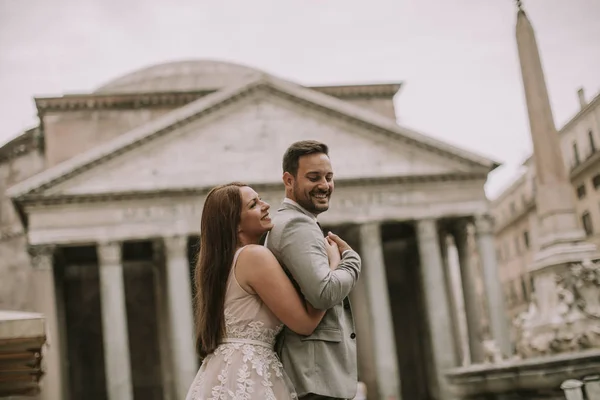 Young Attractive Newly Married Couple Walking Posing Rome Beautiful Ancient — Stock Photo, Image