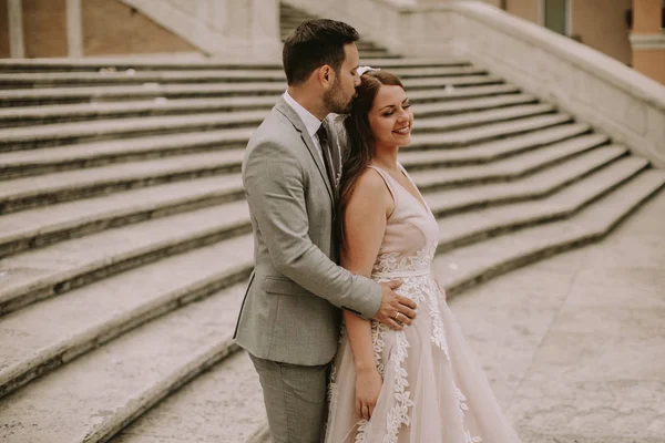 Young Wedding Couple Spanish Stairs Rome Italy — Stock Photo, Image