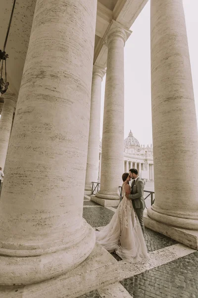 Молодий Весілля Пара Ватикан Рим Італія — стокове фото