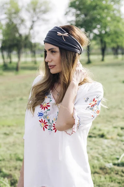 Portrait Young Woman Turban Head Posing Outdoor Park — Stock Photo, Image