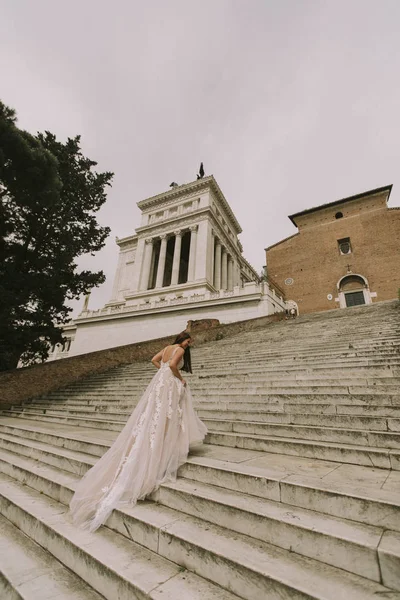 Bride Wedding Dress Stairs Cordonata Capitolina Rome Italy — Stock Photo, Image