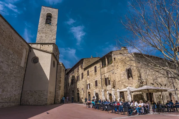 San Gimignano Italien April 2018 Unbekannte Auf Der Straße Von — Stockfoto