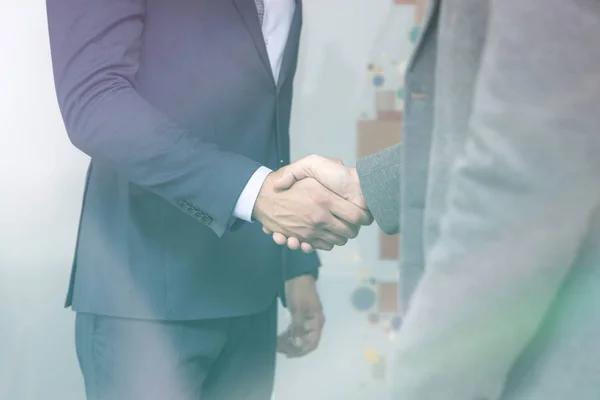 Metoda Handshaking Podnikatelé Dohodě Dohodu Kanceláři — Stock fotografie