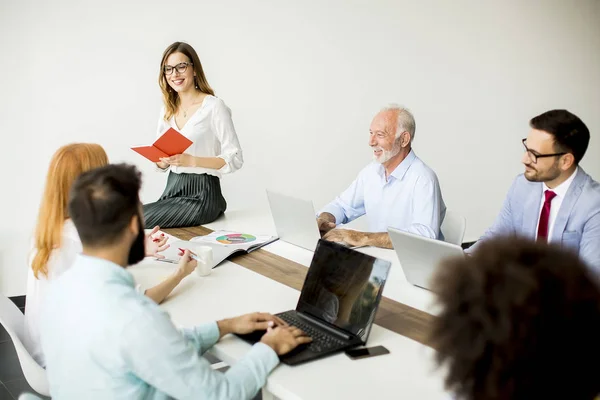 View Multiracial Business People Table Staff Meeting Smiling — Stock Photo, Image