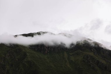 Ollantaytambo Peru devasa kutsal manzaraya