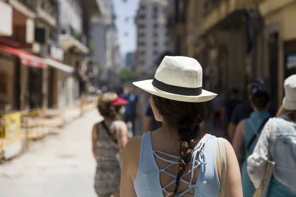 Wanita Muda Cantik Dengan Topi Jalan Buenos Aires Argentina — Stok Foto
