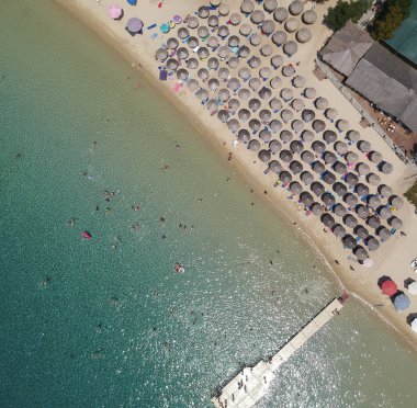 Ammouliani Adası'nda Chalkidiki, Yunanistan, plajda havadan görünümü
