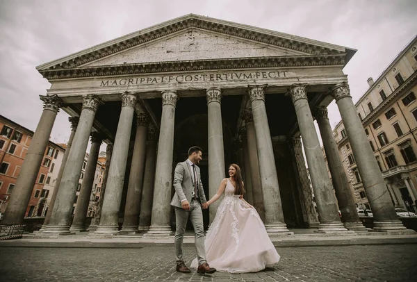 Schönes Junges Hochzeitspaar Von Pantheon Rom Italien — Stockfoto