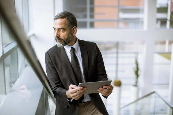 Portrait Handsome Senior Businessman Digital Tablet Modren Office — Stock Photo, Image