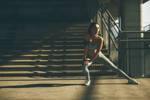 Ejercicio Mujer Joven Entorno Urbano — Foto de Stock