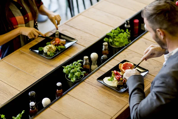 Young Loving Couple Having Lunch Modern Restaurant — Stock Photo, Image