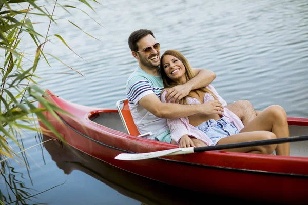 Close Portrait Hugged Romantic Couple Boating Lake — Stock Photo, Image