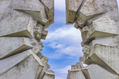 Dünya Savaşı iki savaşçıları işçi tabur Yaylası girişindeki nitelikli anıt Kadinjaca, Sırbistan