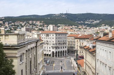 Trieste, İtalya - 1 Temmuz 2018: Street Trieste, İtalya'nın görünümü. Trieste kuzeydoğu İtalya Friuli Venezia Giulia bölgesinin başkentidir.