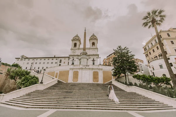 Young Wedding Couple Spanish Stairs Rome Italy — Stock Photo, Image