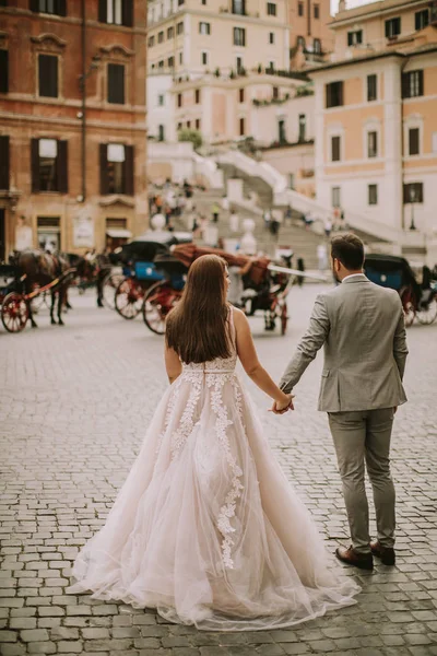 Amare Coppia Sposi Vicino Piazza Spagna Roma — Foto Stock