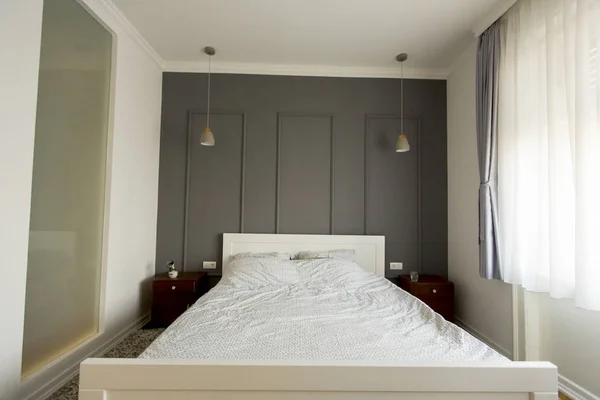 Intérieur Chambre Confortable Blanche Grise Dans Maison — Photo