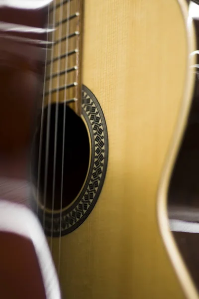 Akustik Gitar Müzik Dükkanı Satırda Manzaraya Kadar Kapatın — Stok fotoğraf