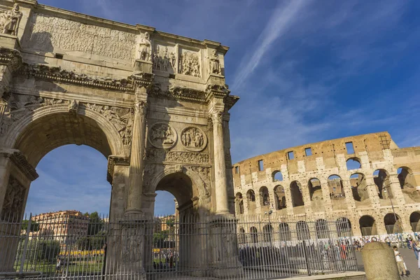 Rome Italië September 2018 Onbekende Mensen Door Colloseum Rome Italië — Stockfoto
