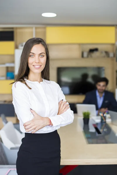 Equipo Empresarial Animado Trabajando Juntos Para Lograr Mejores Resultados —  Fotos de Stock