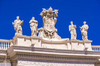 Vatikan - 25 Eylül 2018: St. Peter's Bazilikası Vatikan detay. Dünyanın en büyük kilise binası olduğunu.