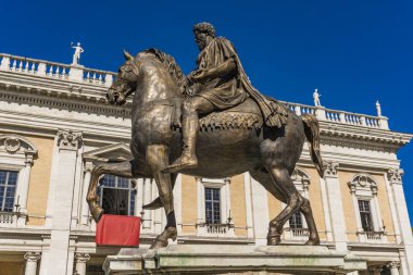Marcus Aurelius Roma, İtalya Piazza del Campidoglio üzerinde heykeli