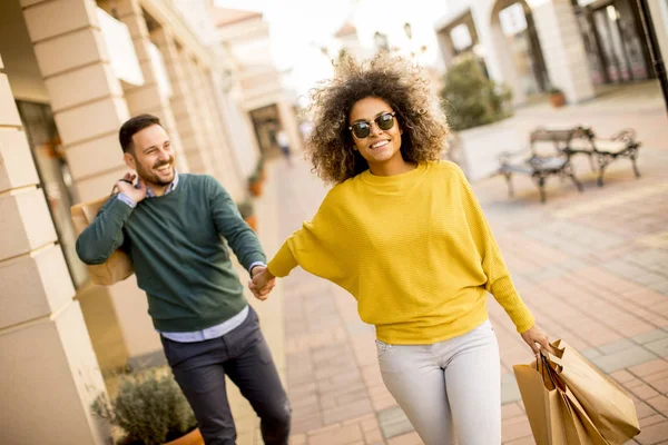 Young Cheerfull Couple Walking Street Shopping Bags — Stock Photo, Image