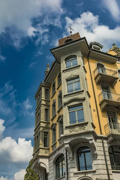 Vista Edifício Tradicional Lucerna Suíça — Fotografia de Stock