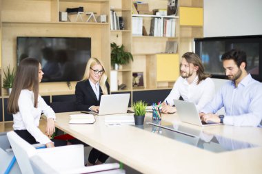 Çarklı iş takım çalışması birlikte daha iyi sonuçlar elde etmek için