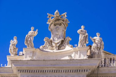 Vatikan - 25 Eylül 2018: St. Peter's Bazilikası Vatikan detay. Dünyanın en büyük kilise binası olduğunu.