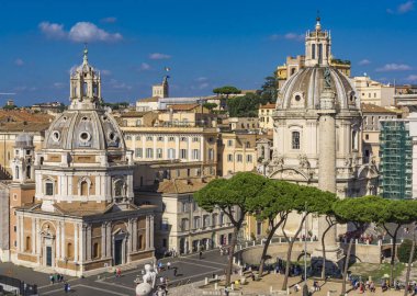 Traian sütun, kilise Santissimo Nome di Maria al Foro Borghese'nin ve kilise Santa Maria di Loreto, Roma, İtalya