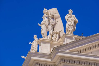 Vatikan - 25 Eylül 2018: St. Peter's Bazilikası Vatikan detay. Dünyanın en büyük kilise binası olduğunu.