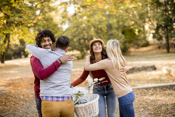 Multiracial Young People Walking Autumn Park Having Fun — Stock Photo, Image