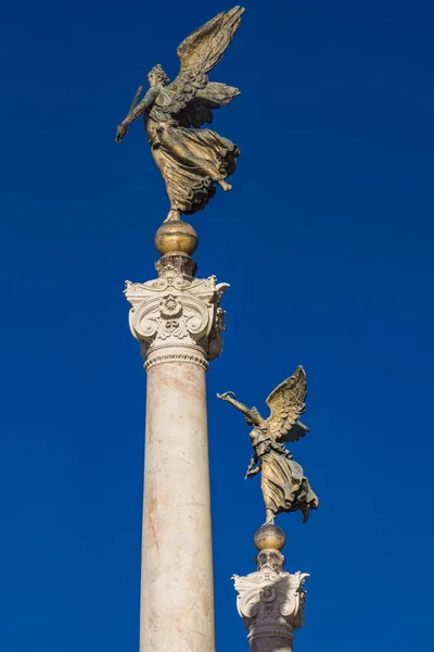 意大利罗马祖国祭坛上的维托利亚阿拉塔雕像 — 图库照片