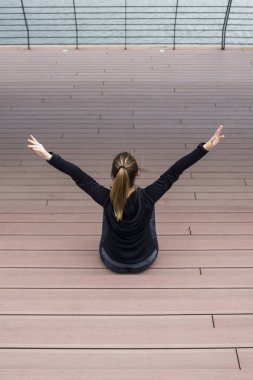 Arkadan Görünüş erkek, yoga eğitim zevk ince gövdeli