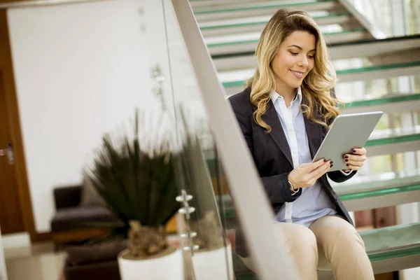 Cheerful Young Businesswoman Tablet Modern Office — Stock Photo, Image