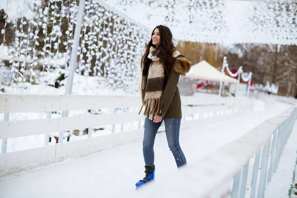 Portrait Young Woman Rides Ice Skates Park — Stock Photo, Image