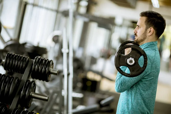 Bello Giovane Uomo Usa Manubri Palestra — Foto Stock